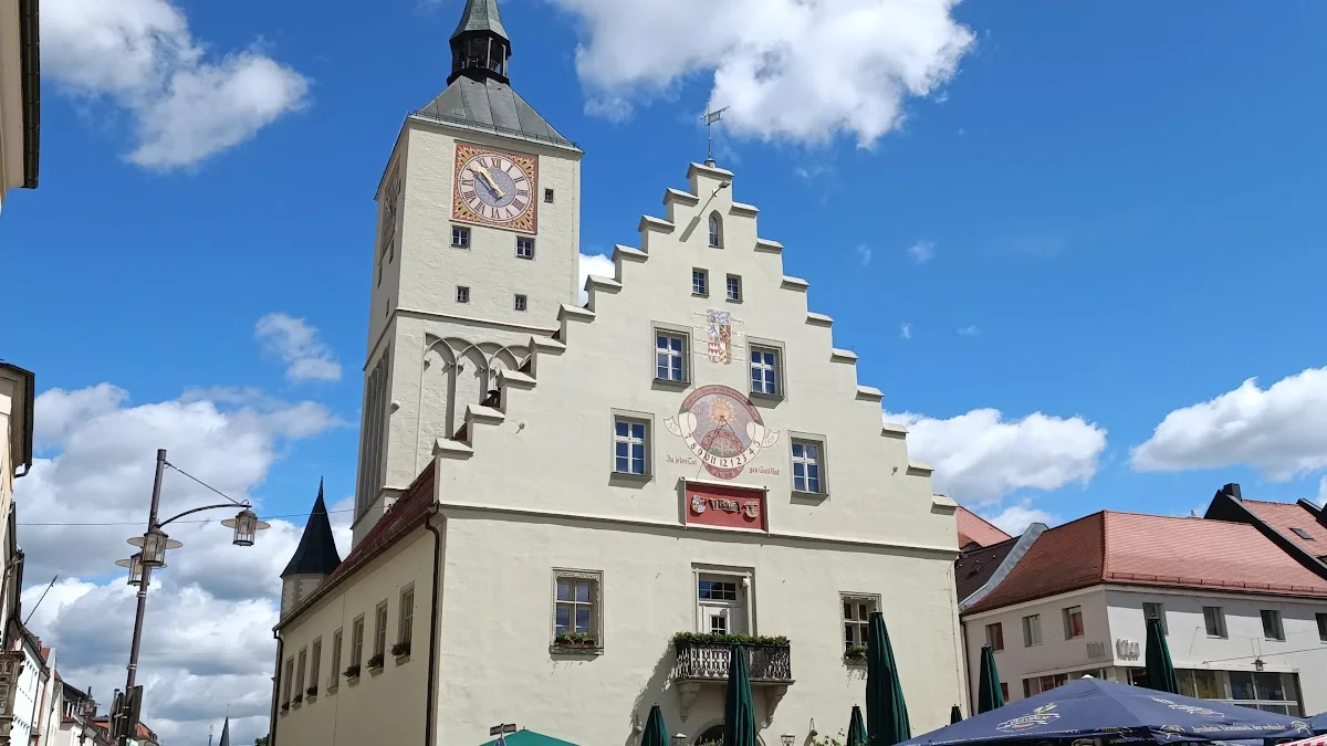 Altes Rathaus Deggendorf – Sehenswürdigkeit in Deggendorf, Bayern