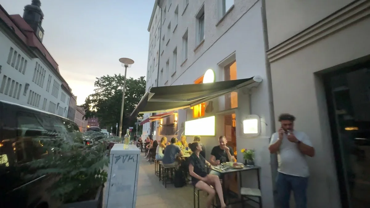 The crazy little Greek – Atmosphäre in Berlin