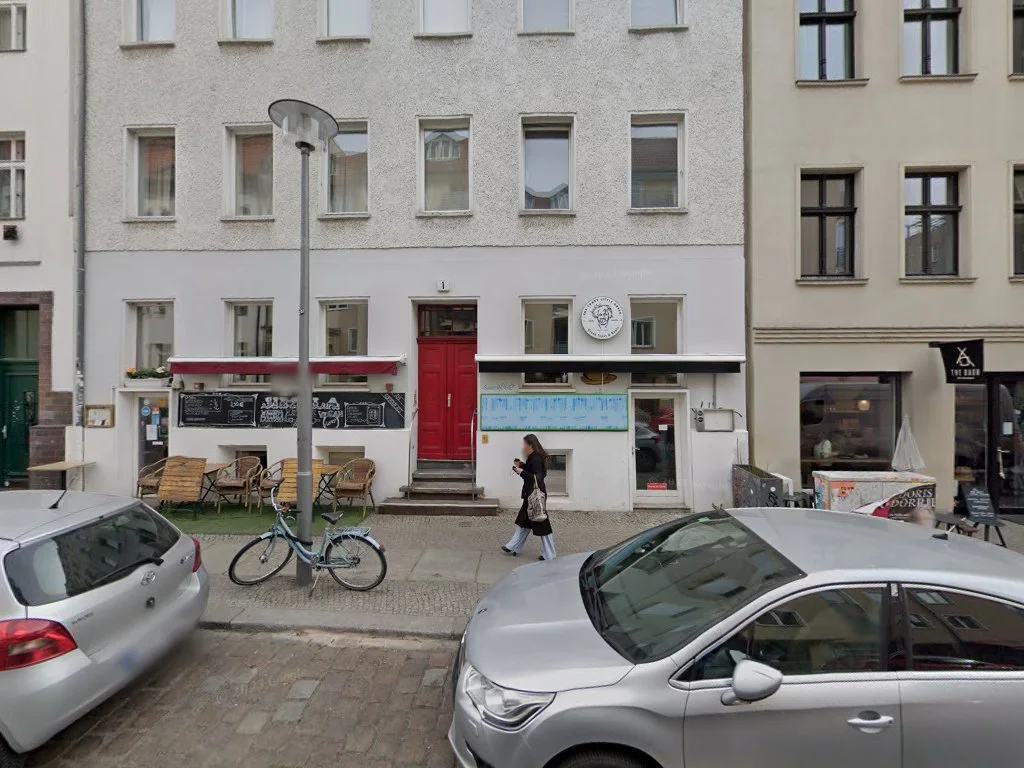 The crazy little Greek – Street View & 360°-Fotos in Berlin