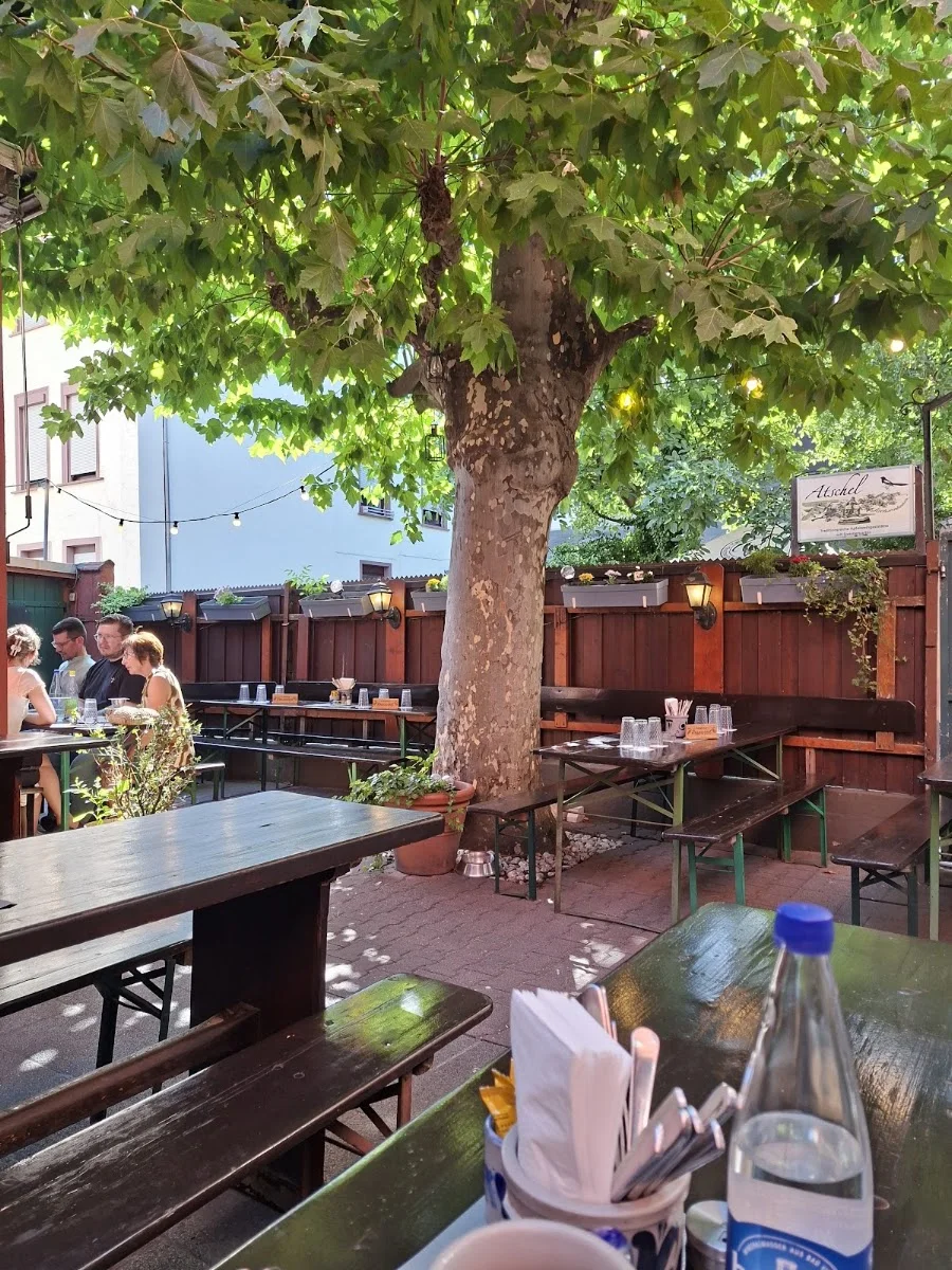Apfelwein-Wirtschaft Fichtekränzi – Atmosphäre in Frankfurt am Main, Hessen