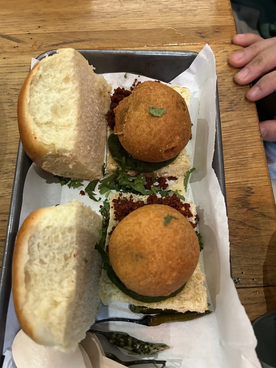 Tikka N Talk Riem Arcaden – Vada Pav in München, Bayern