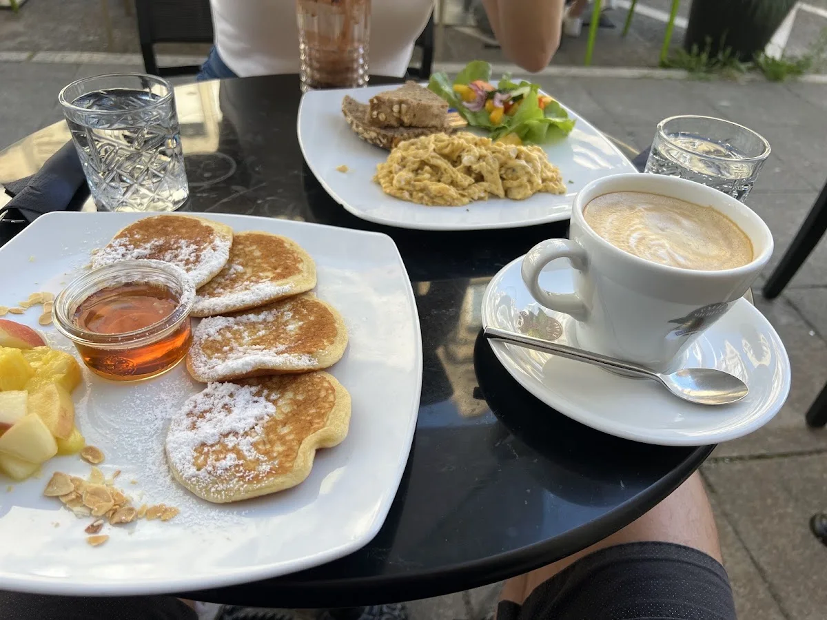 LIST Café & Vinothek – Eierkuchen in Stuttgart Stuttgart-Mitte, Baden-Württemberg