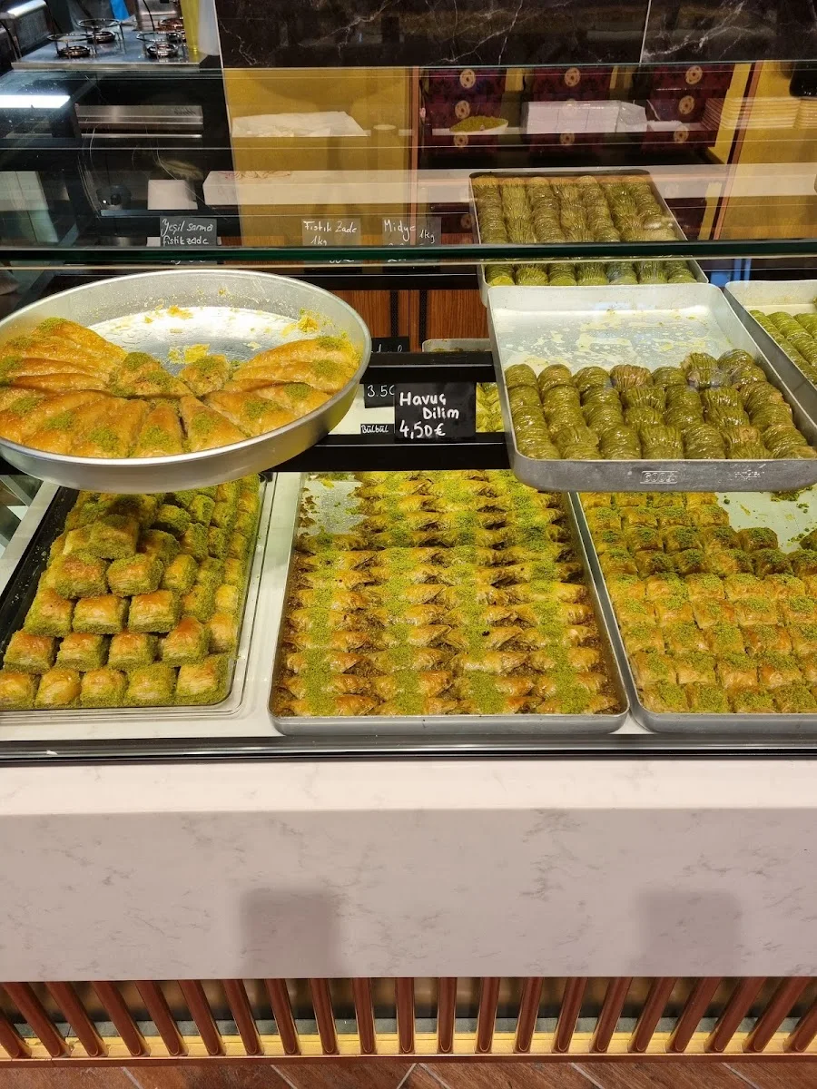 Mekan Café & Restaurant – Essen und Trinken in Hamburg