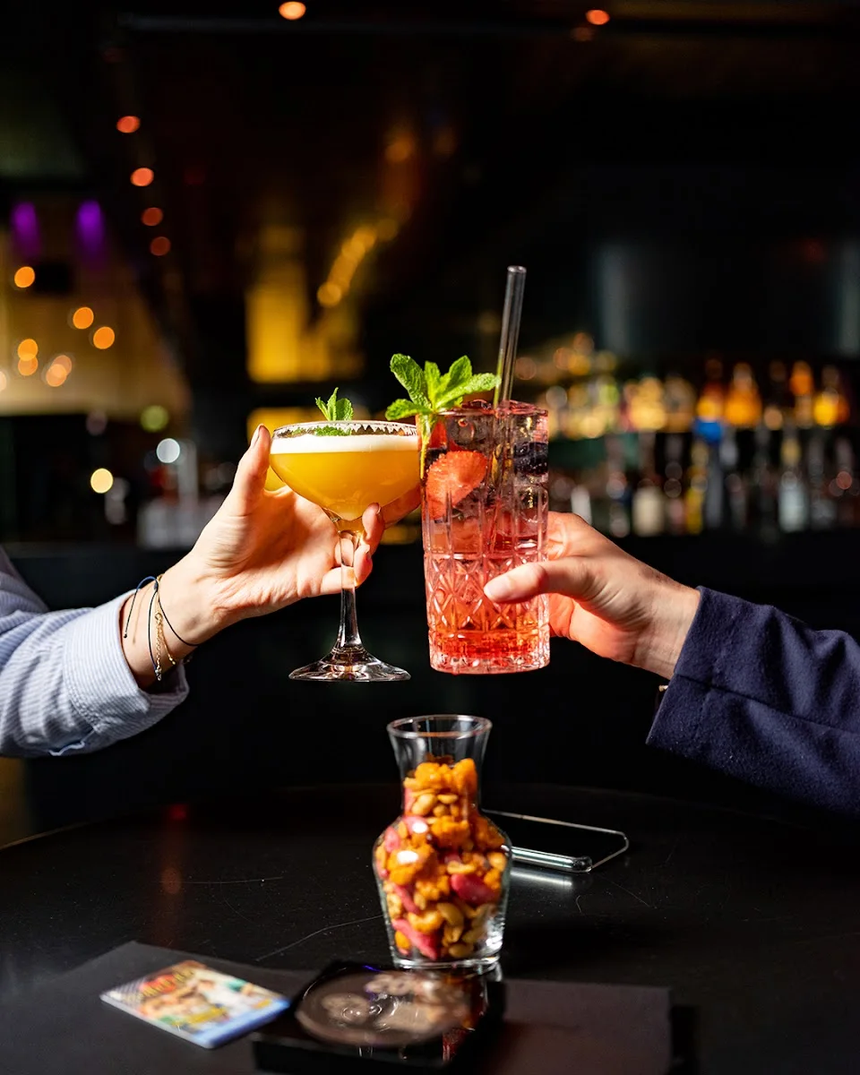 Skyline Bar 20up – Essen und Trinken in Hamburg