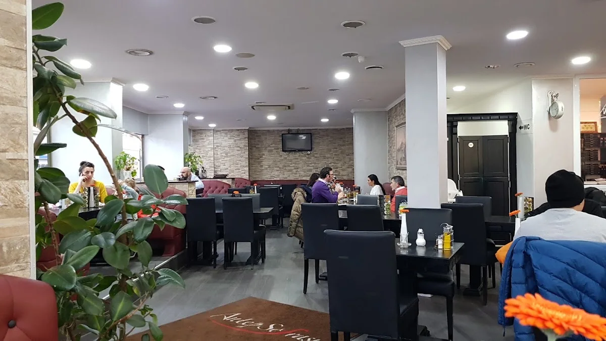 Antep Sofrası – Atmosphäre in Frankfurt am Main, Hessen
