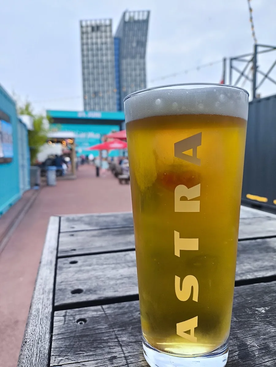 Spielbudenplatz – Bier in Hamburg