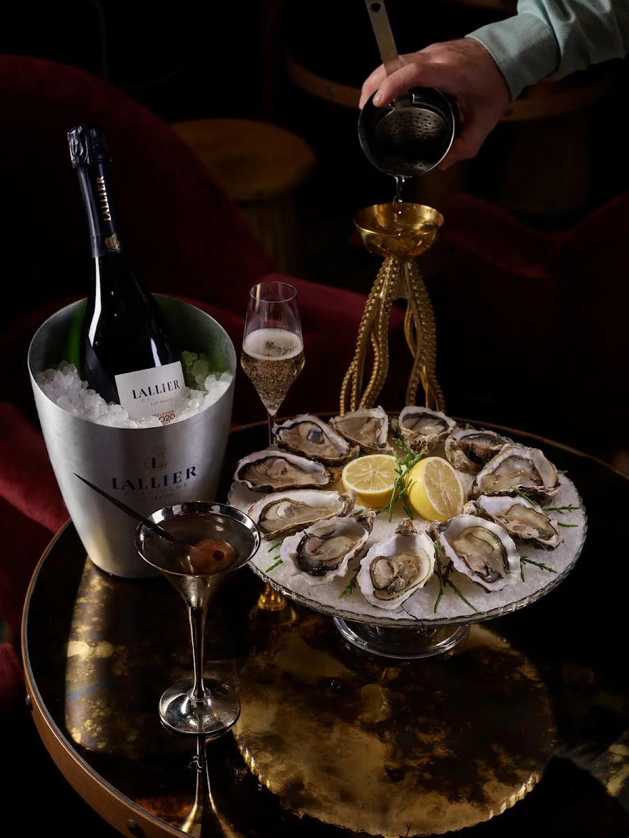 The Gibson Bar Berlin – Essen und Trinken in Berlin