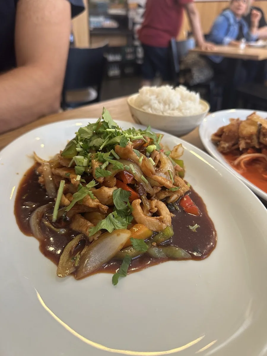 Asia Unique – Cashew-Chicken in Hamburg