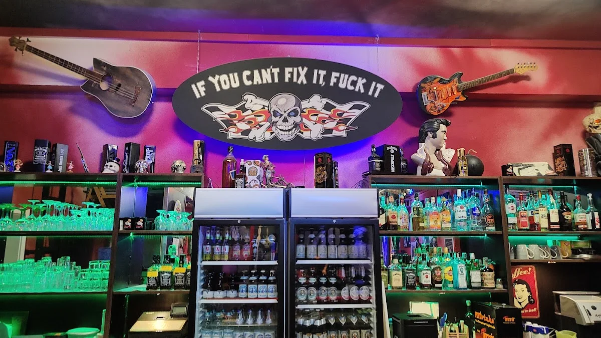 Bombig Bar & Garage – Atmosphäre in Augsburg, Bayern