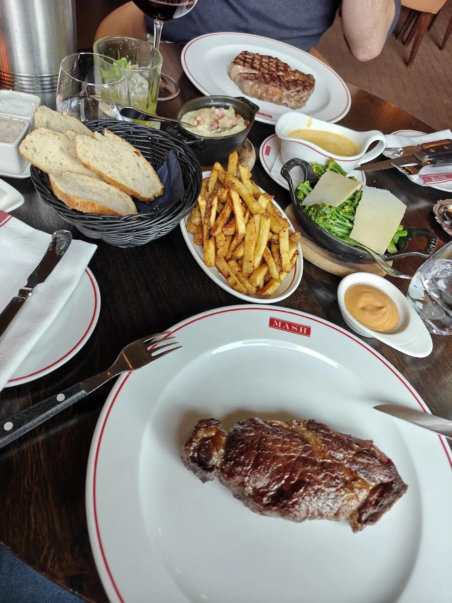 Steakhouse Hamburg MASH – Steakhaus in Hamburg