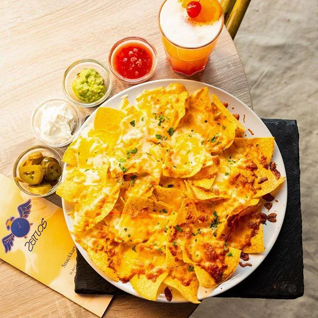 Cocktailbar Zeitlos – Essen und Trinken in Berlin