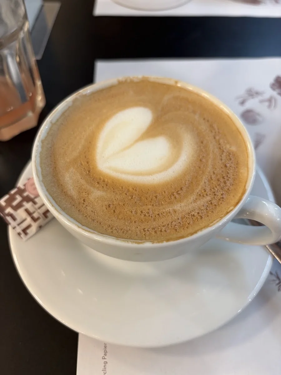 Cafe Luitpold – Cappuccino in München, Bayern