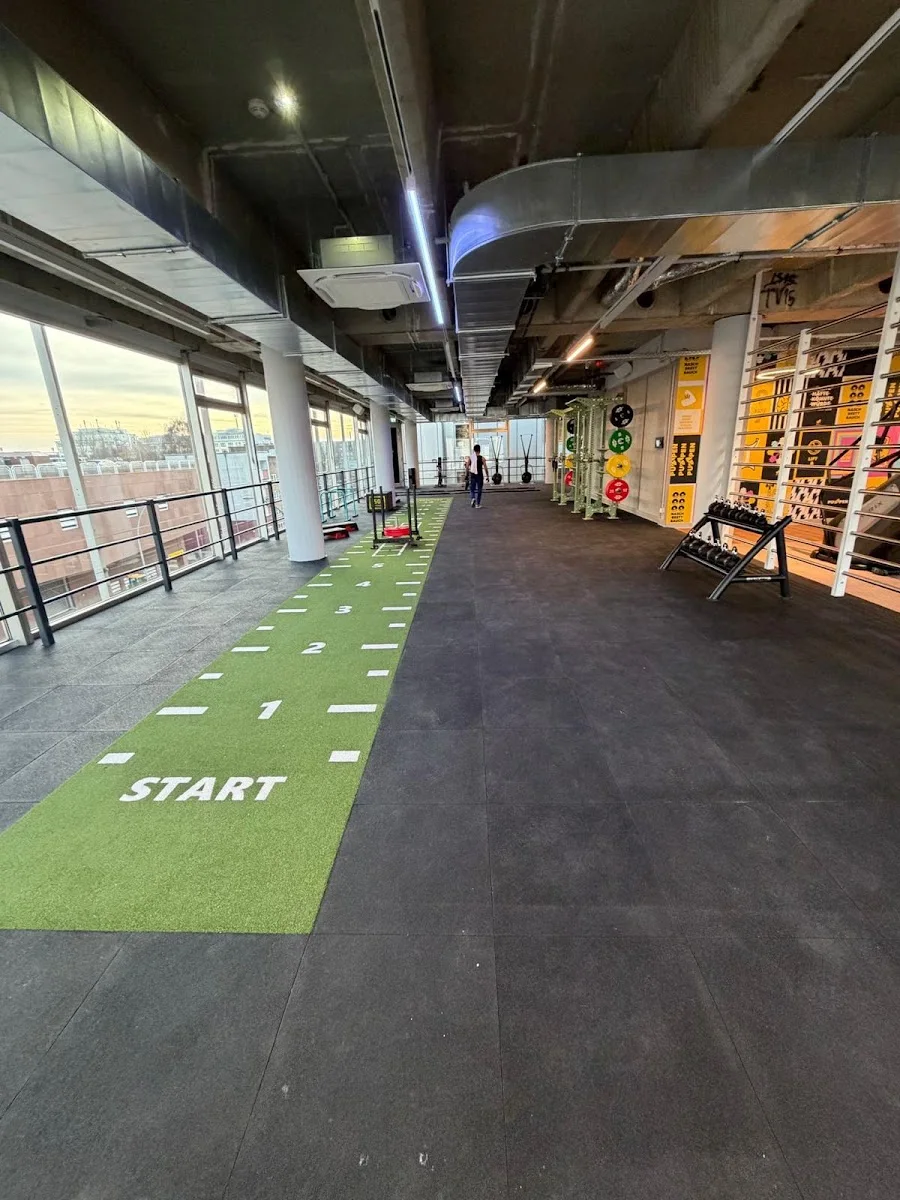 McFIT Fitnessstudio Hamburg St. Georg – Besucherfoto von Big_nasty Matunio in Hamburg