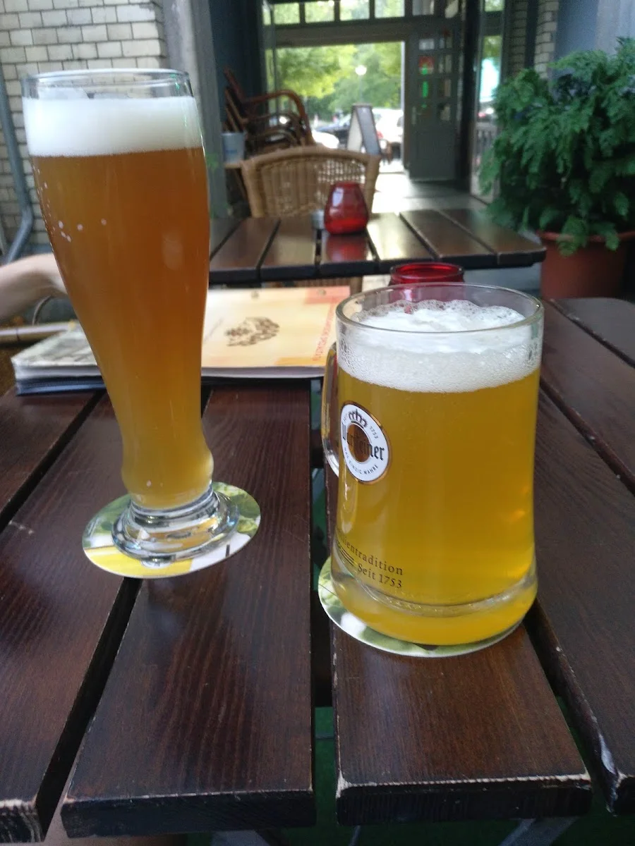 Paracas II – Bier in Berlin