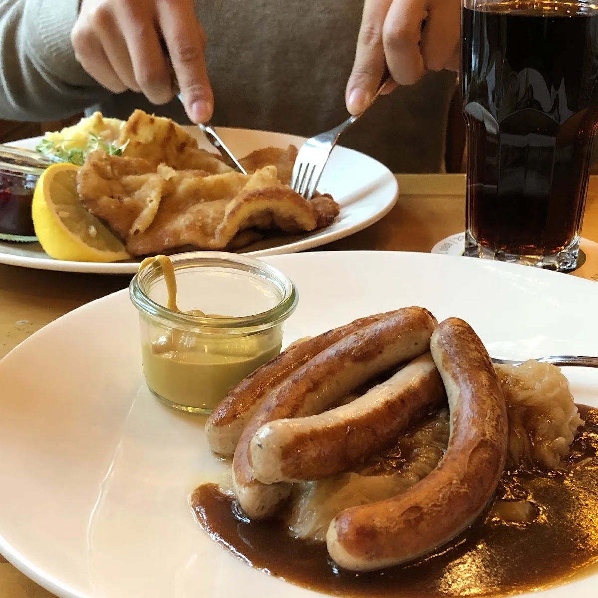 Ayinger am Platzl – Bratwurst in München, Bayern