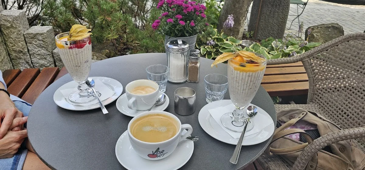 Cafe & Vegetarisches Restaurant Vor Ort – Café in Neuried, Bayern