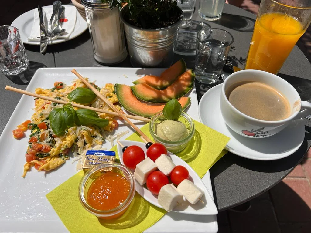 Cafe & Vegetarisches Restaurant Vor Ort – Kaffee in Neuried, Bayern