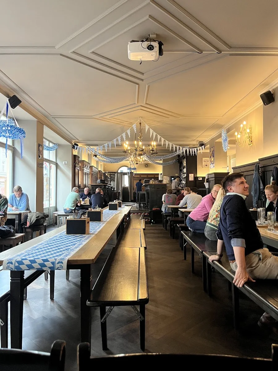 Atzinger Wirtshaus – Atmosphäre in München, Bayern