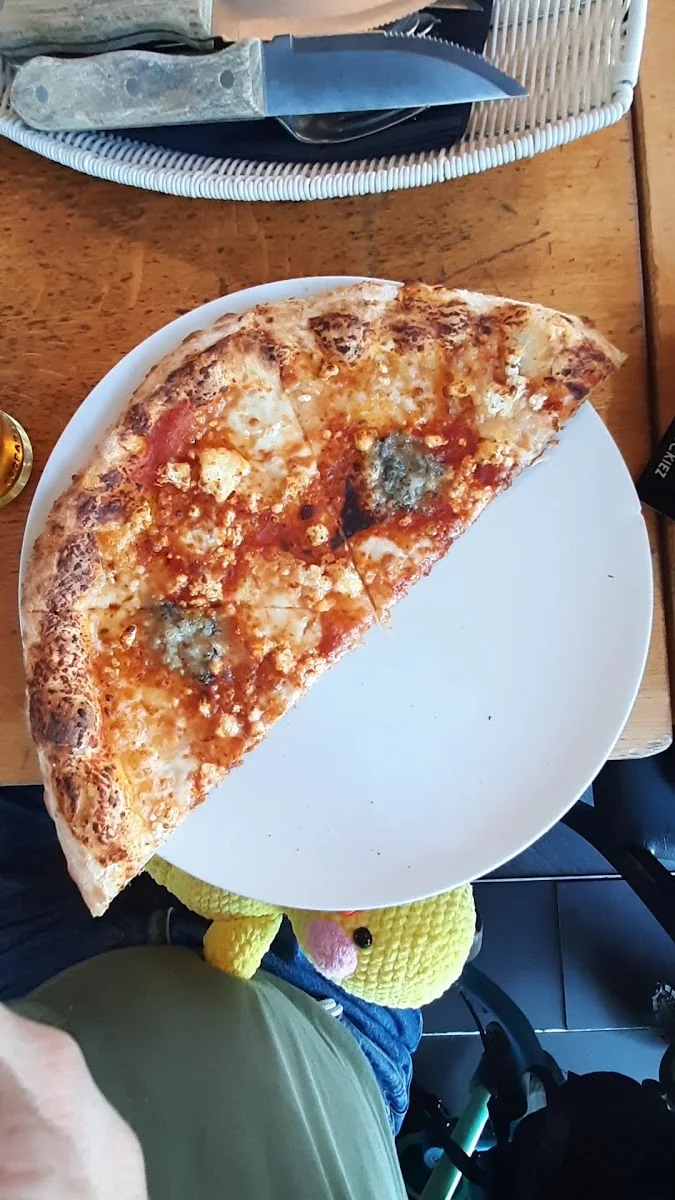 Pizzeria LUCACELLI / Farina di Nonna – Café in Hamburg