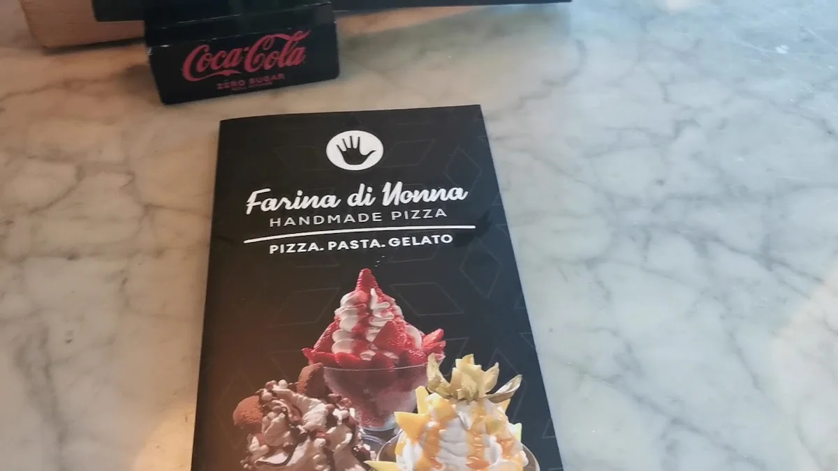 Pizzeria LUCACELLI / Farina di Nonna – Atmosphäre in Hamburg