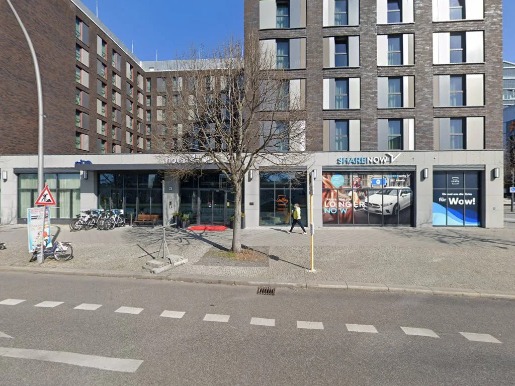 Gallery Rooftop Bar – Street View & 360°-Fotos in Berlin