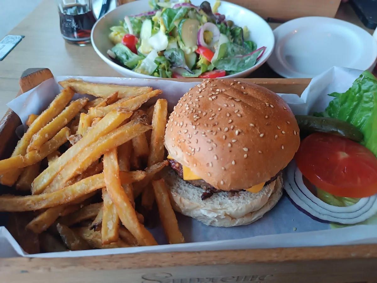 Supreme Burger Grill & Bar – Café in Berlin