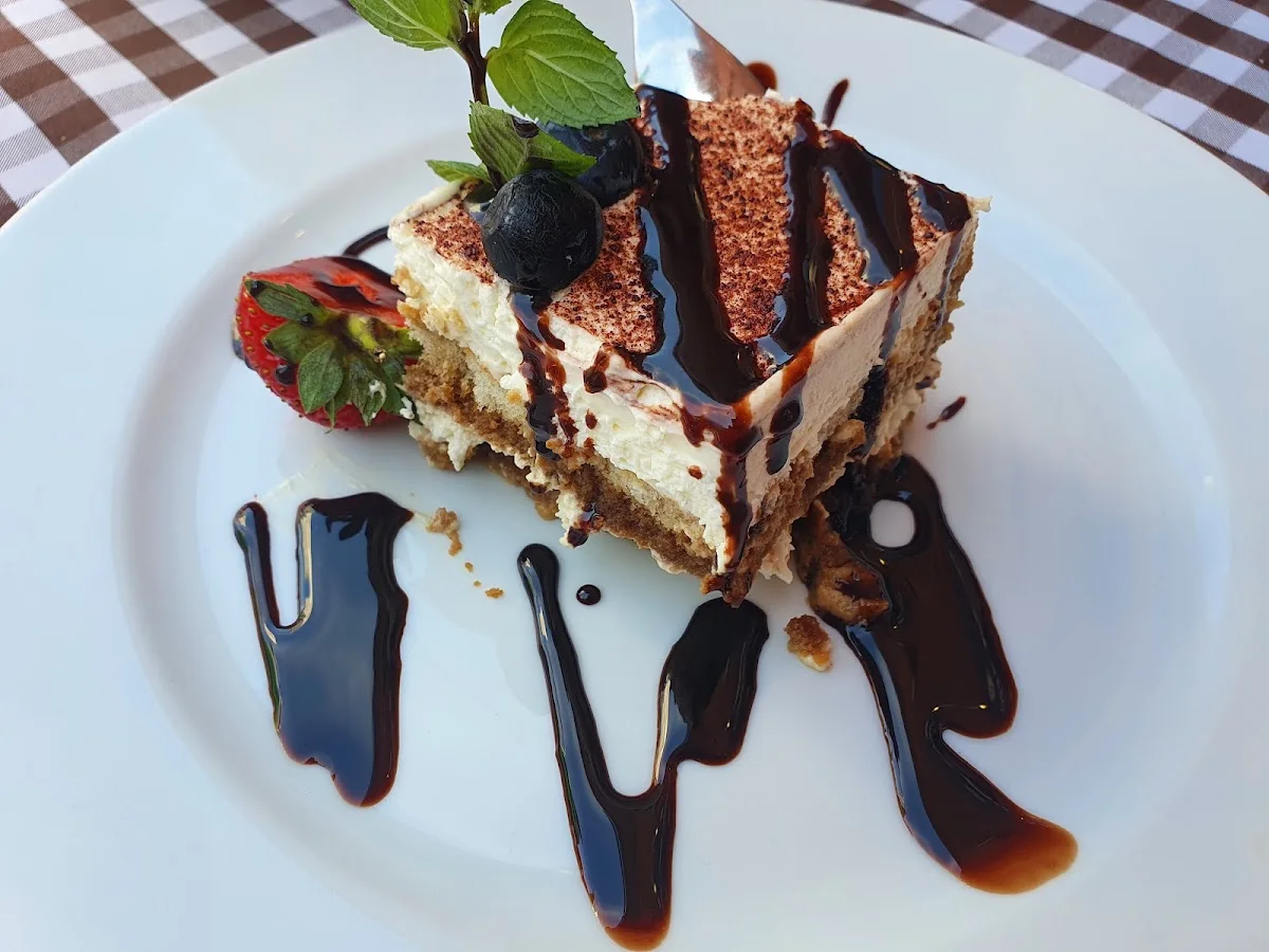 ROMERO – Tiramisu in Berlin
