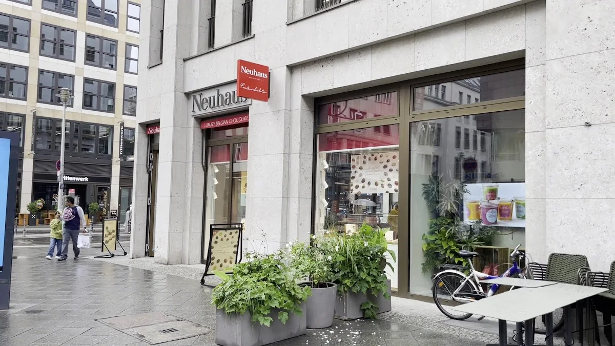 Neuhaus Berlin – Videolar in Berlin