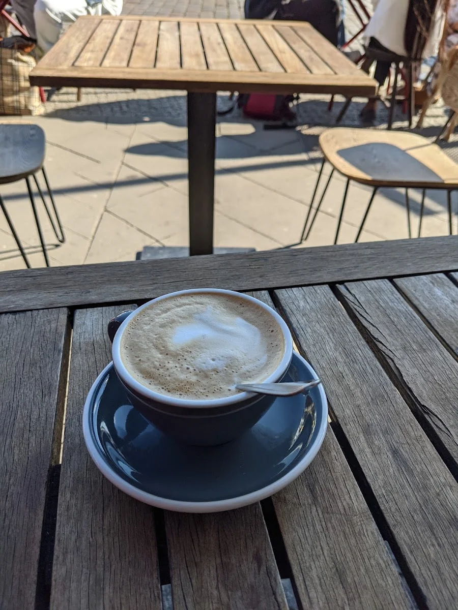 Milja & Schäfa – Cappuccino in Berlin