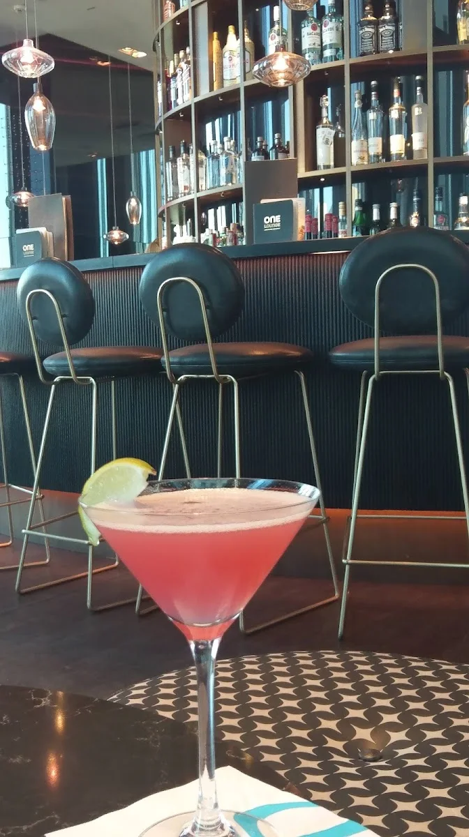 Rooftop One Bar Berlin-Upper West – Essen und Trinken in Berlin