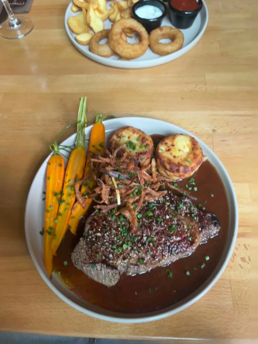 Restaurant Umspannwerk Ost – Deutsches Restaurant in Berlin