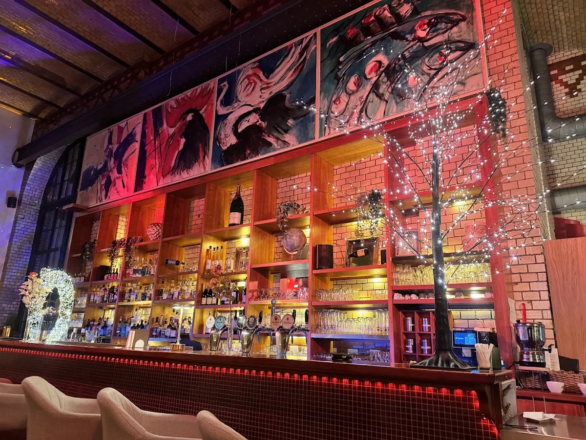 Restaurant Umspannwerk Ost – Atmosphäre in Berlin
