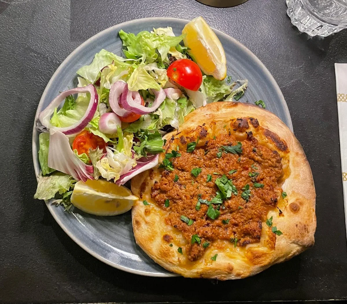 NOA Restaurant / Frühstück – Lahmacun in Stuttgart, Baden-Württemberg