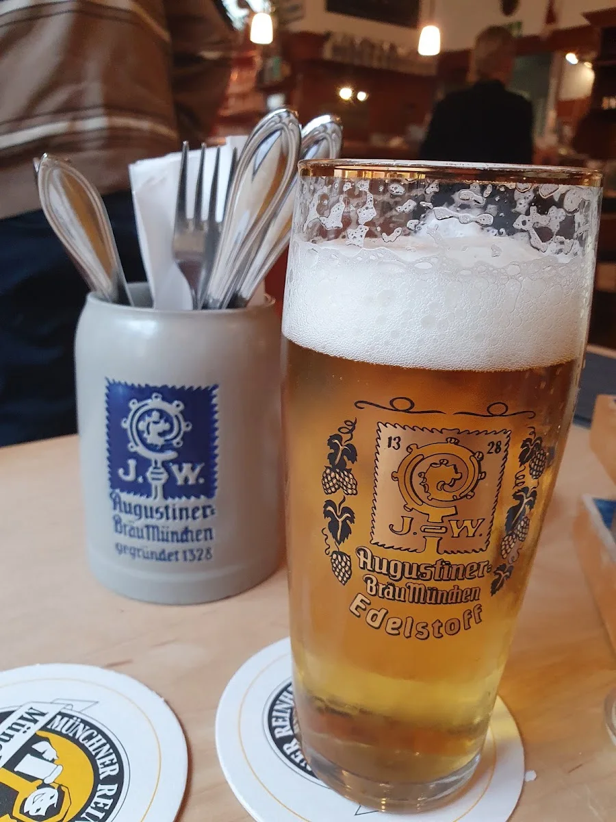 Gaststätte Scheidegger – Essen und Trinken in München, Bayern
