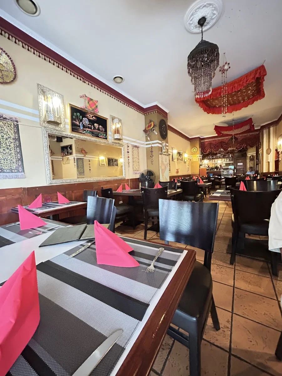 Royal Punjab – Punjabi Kitchen | Tandoor & Curries Köln – Atmosphäre in Köln, Nordrhein-Westfalen