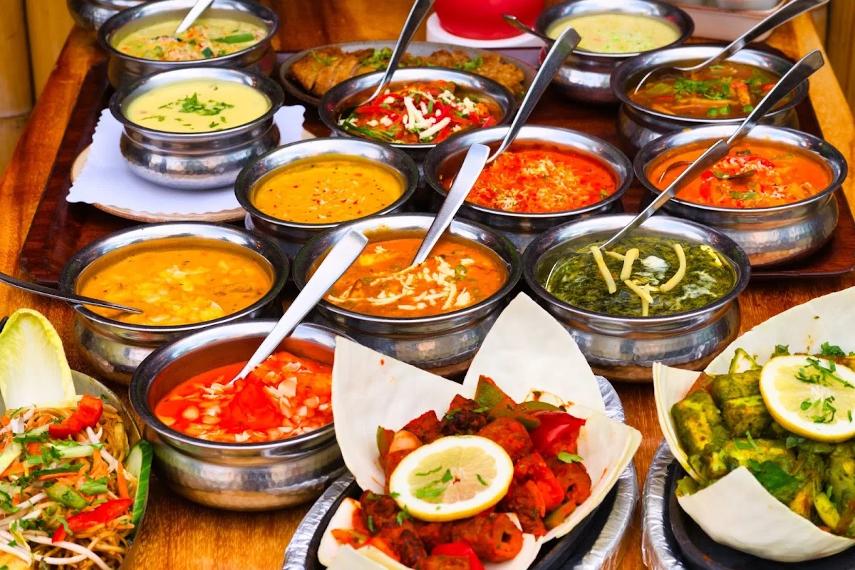 Aaina | Tempelhof – Curry in Berlin