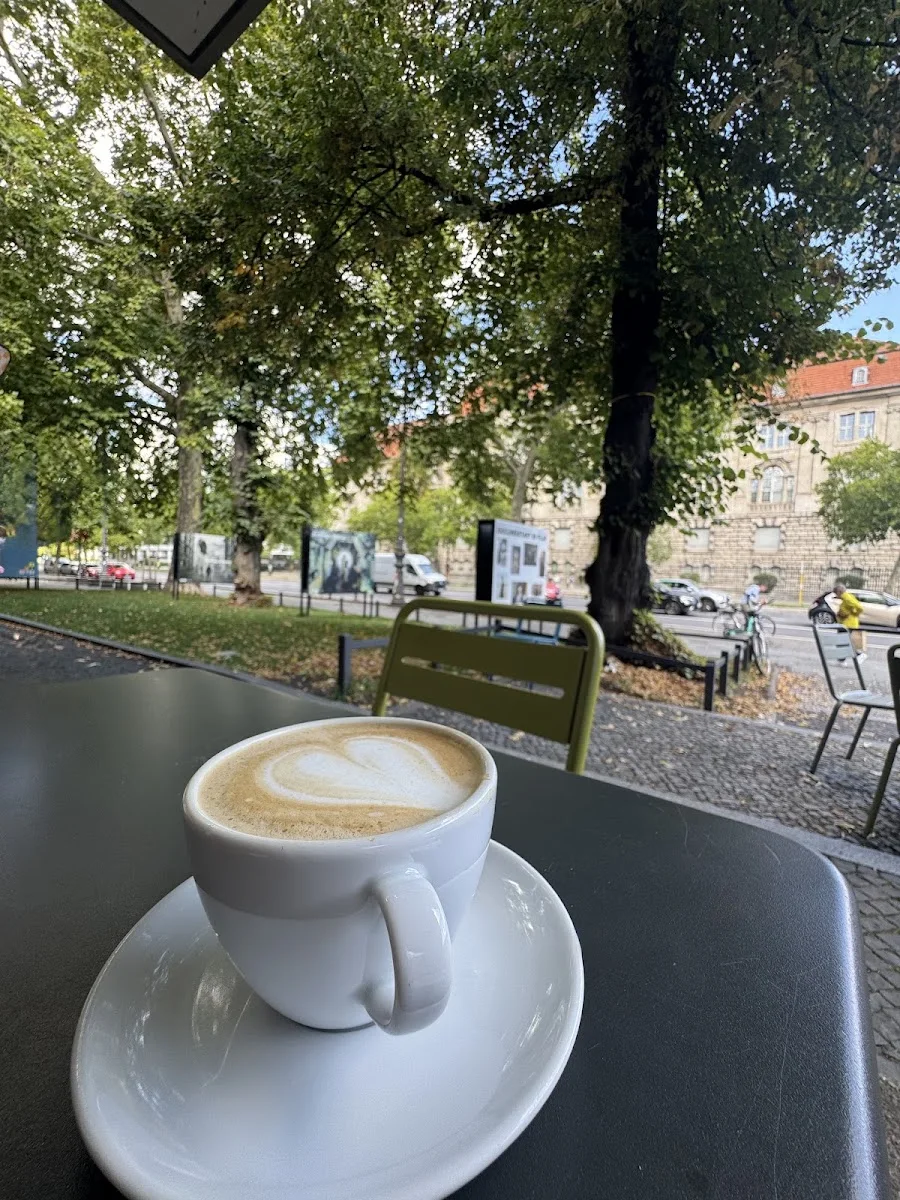 C/O Berlin Café – Cappuccino in Berlin