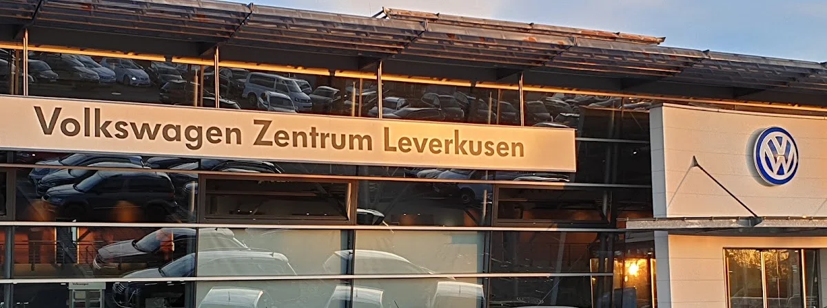 Volkswagen Zentrum Leverkusen I Automobil Zentrum Leverkusen – Innenansichten in Leverkusen, Nordrhein-Westfalen