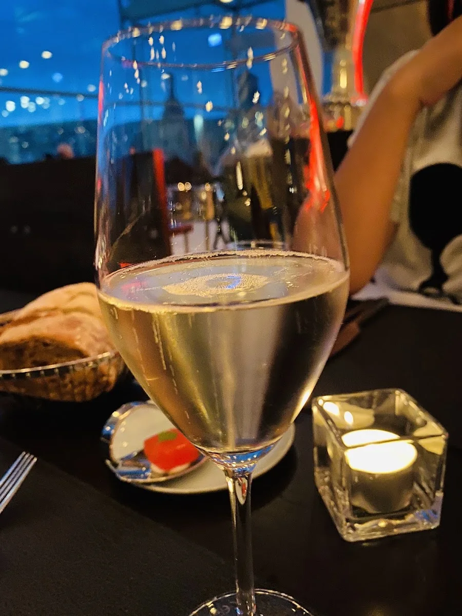 CUBE Restaurant – Wein in Stuttgart, Baden-Württemberg