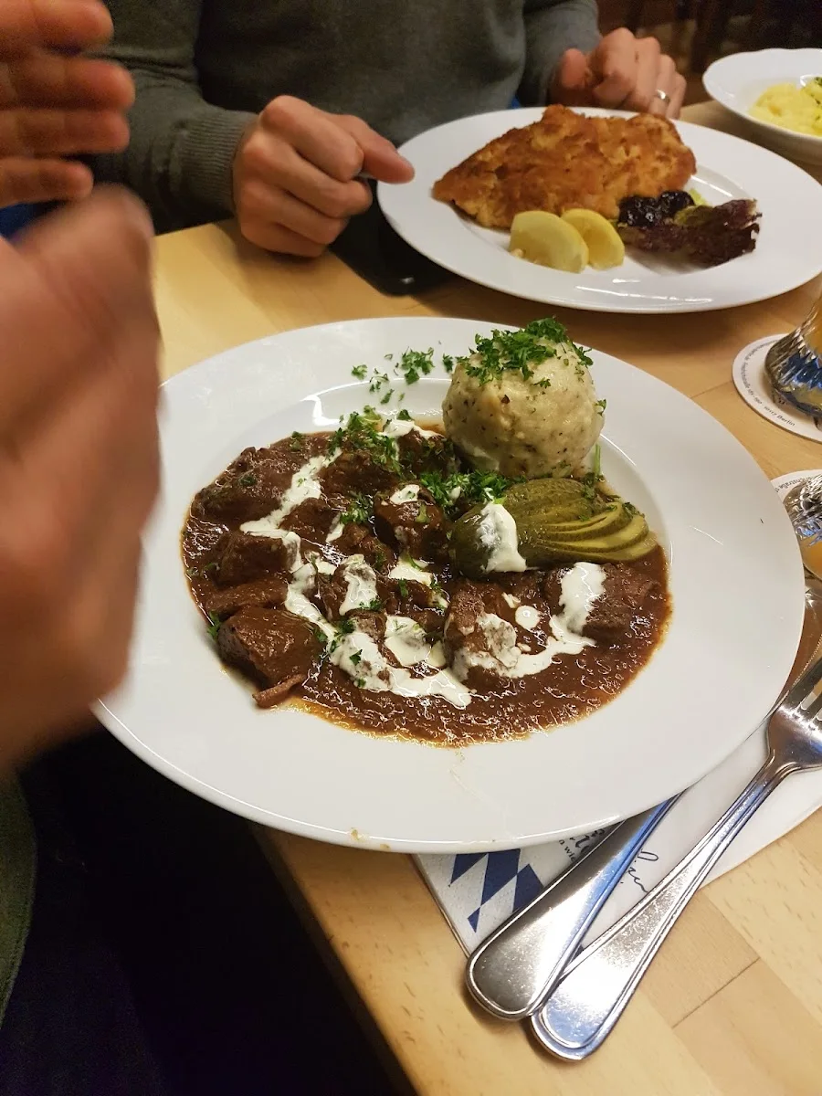 Restaurant Maximilians Berlin – Sauerbraten in Berlin