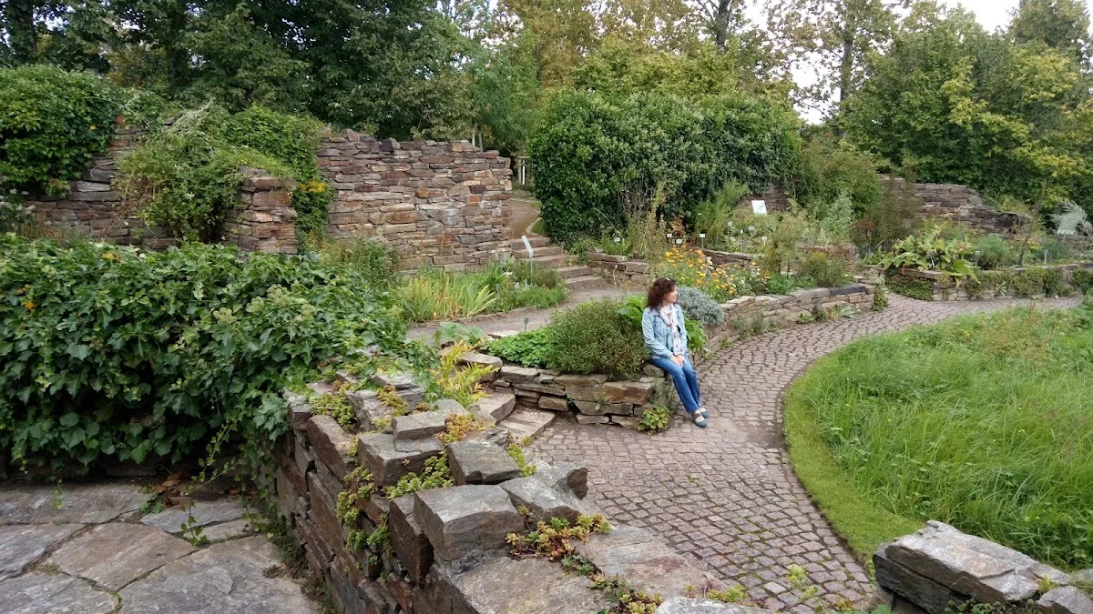 Britzer Garten – Hexengarten - Kräutergarten des Mittelalters in Berlin