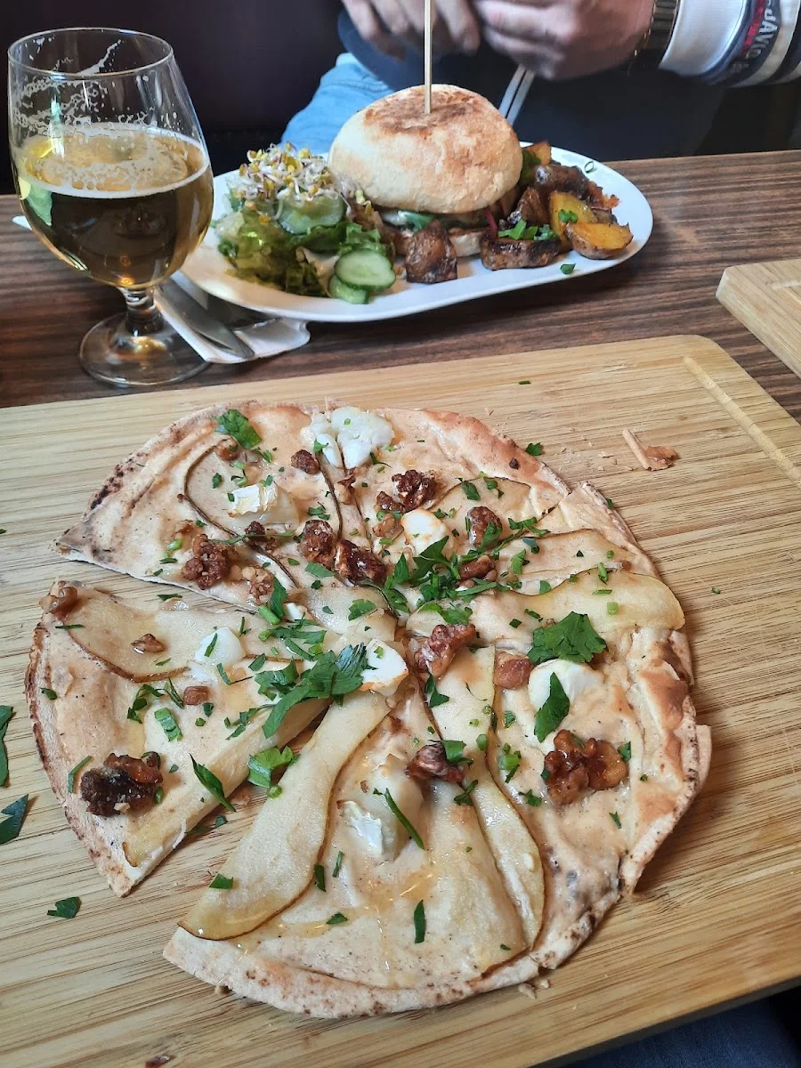 Oberhafen-Kantine – Fladenbrot in Hamburg