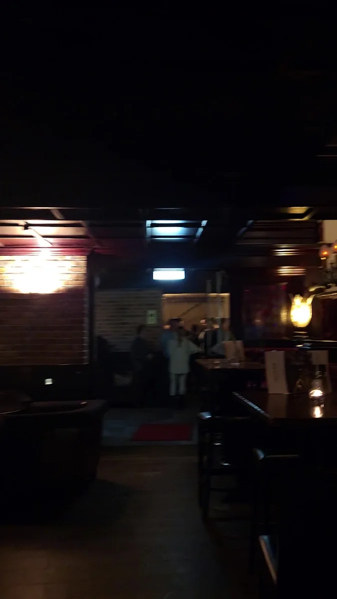 Grand Bar Cafe Restaurant Bar – Atmosphäre in Berlin