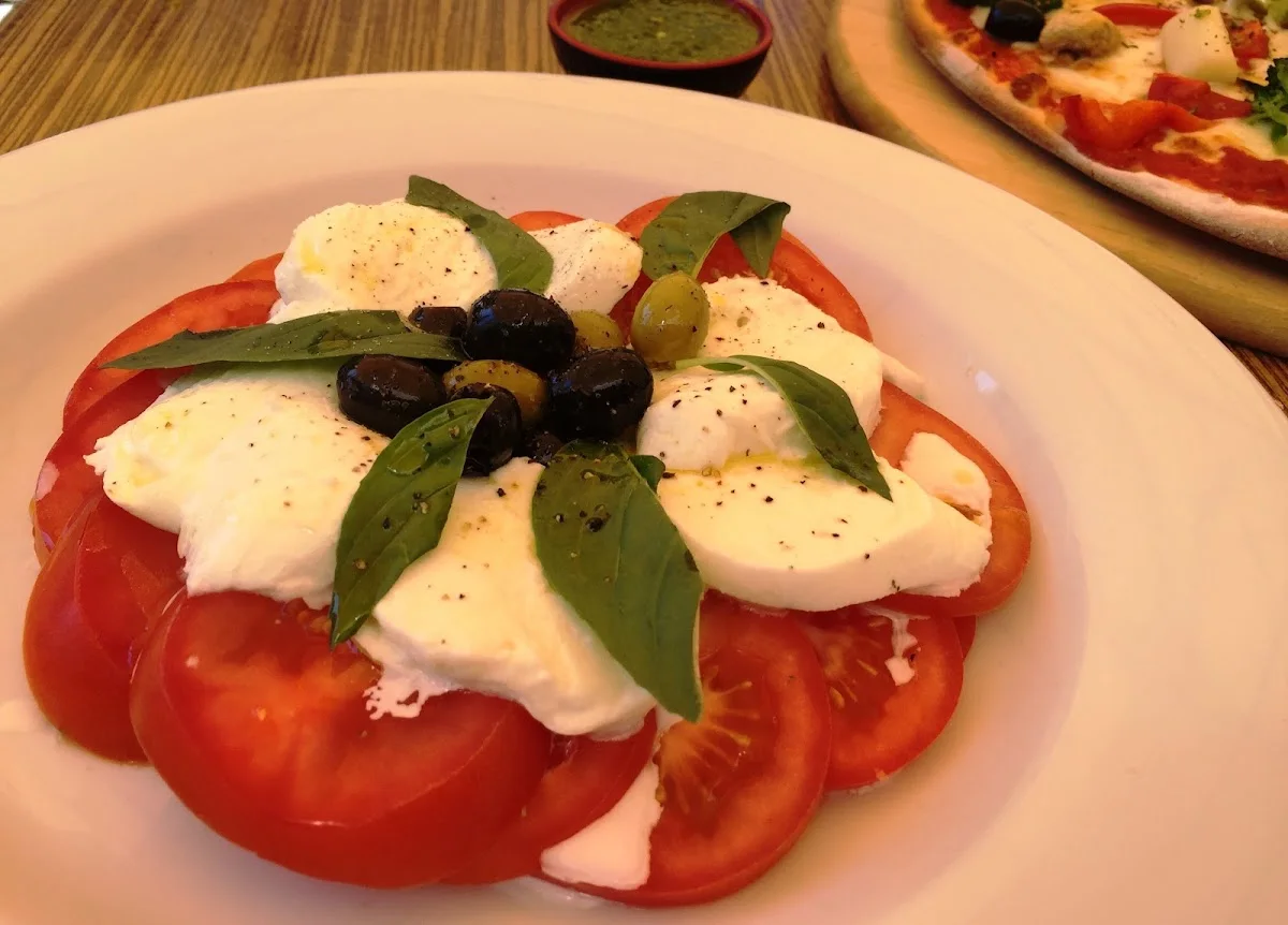 Grand Bar Cafe Restaurant Bar – Caprese in Berlin