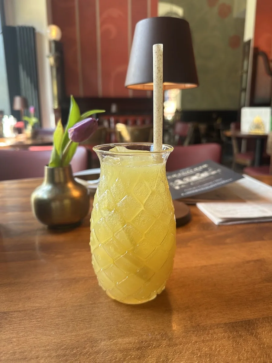 Grand Bar Cafe Restaurant Bar – Saft in Berlin