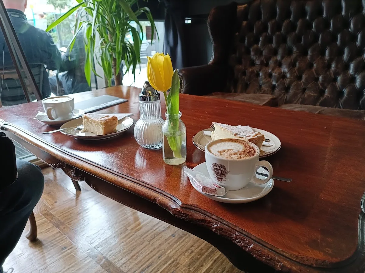 Nachtleben – Cappuccino in Frankfurt am Main, Hessen