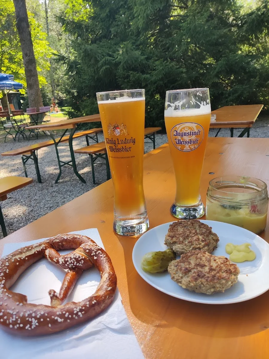 Waldheim Gräfelfing des Evangelischen Handwerker-Vereins München – Brezel in Gräfelfing, Bayern