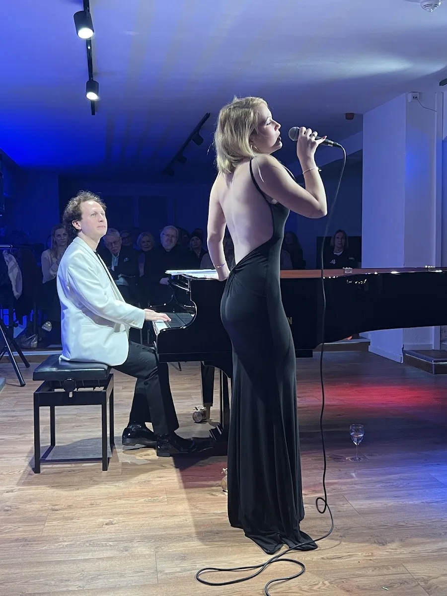 C. Bechstein Centrum Hamburg – Besucherfoto: Irina in Hamburg