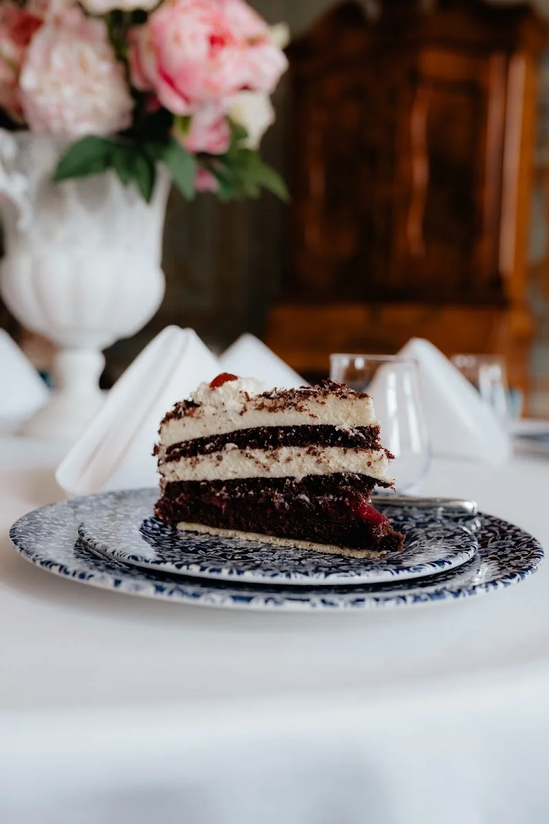 Café Schloss Friedrichsfelde – Essen und Trinken in Berlin