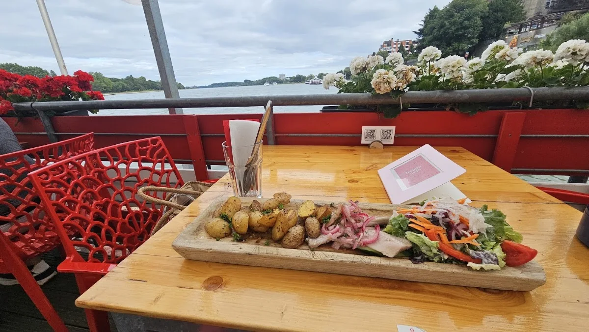 Bootshaus Alte Liebe – Essen und Trinken in Köln, Nordrhein-Westfalen